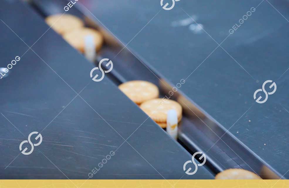 biscuit sandwiching machine